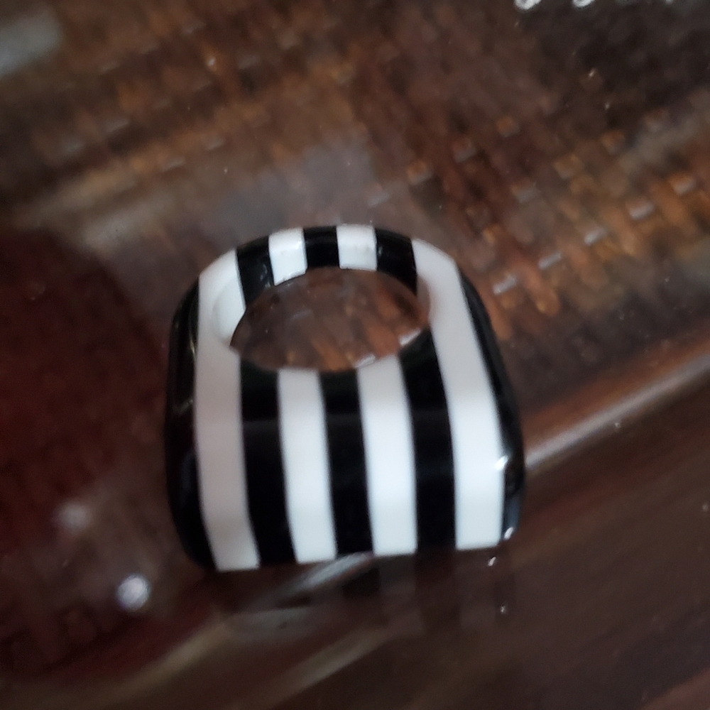 Two Statement Rings - image 2